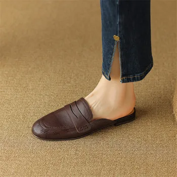 2023 Нови летни обувки Дамски обувки от овча кожа за жени Жени от естествена кожа Дамски чехли Ниски токчета Кръгли чехли Мулета Ръчно изработени