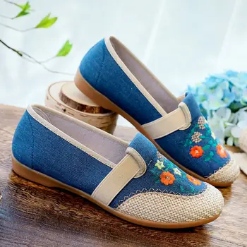етнически плоски обувки за жени стари пекински платнени обувки случайни обувки майка бродирани цветя летни дамски обувки